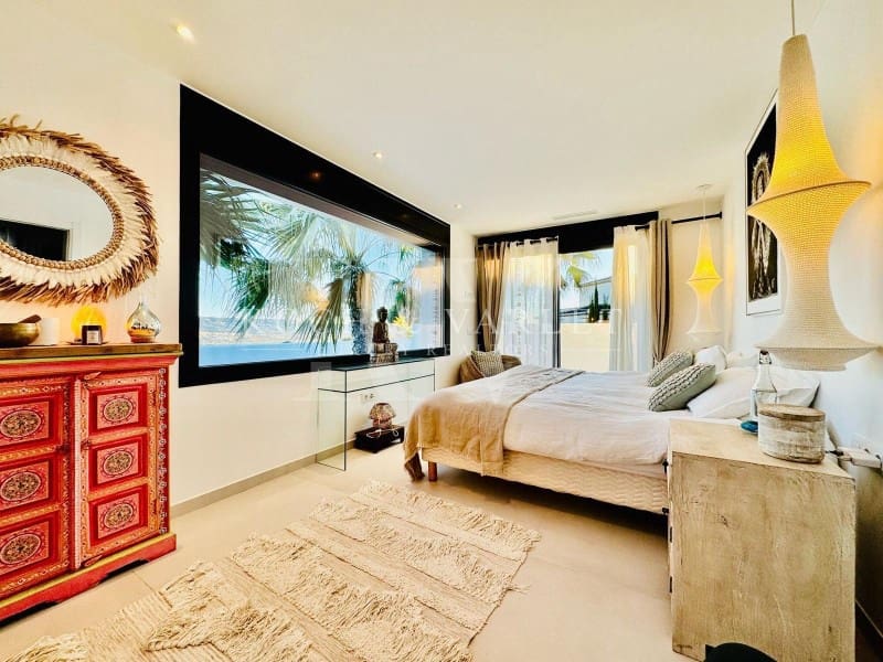 4 bedroom Villa for sale in Javea / Xabia with pool - € 1,950,000 (Ref: 9804229)