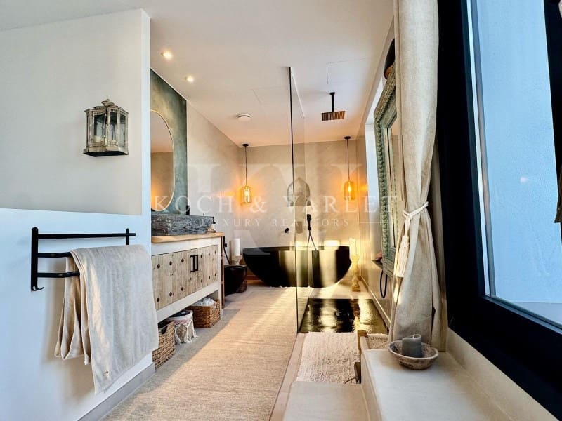 4 bedroom Villa for sale in Javea / Xabia with pool - € 1,950,000 (Ref: 9804229)