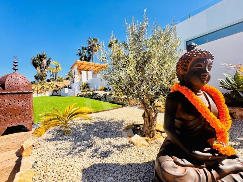 4 bedroom Villa for sale in Javea / Xabia with pool - € 1,950,000 (Ref: 9804229)