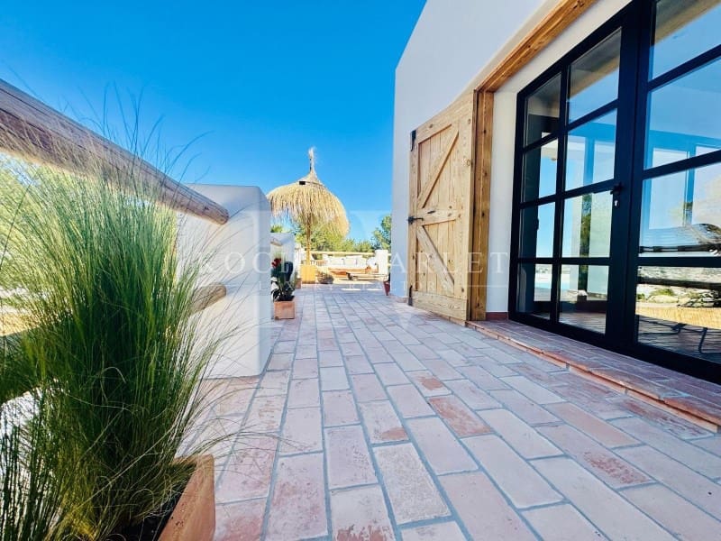 4 bedroom Villa for sale in Javea / Xabia with pool - € 1,950,000 (Ref: 9804229)