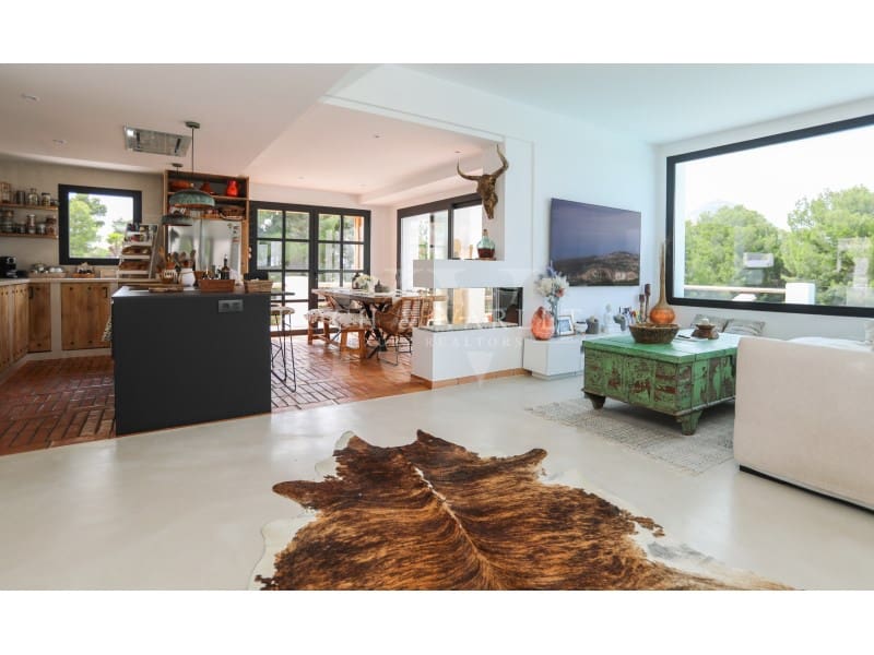 4 bedroom Villa for sale in Javea / Xabia with pool - € 1,995,000 (Ref: 9804229)