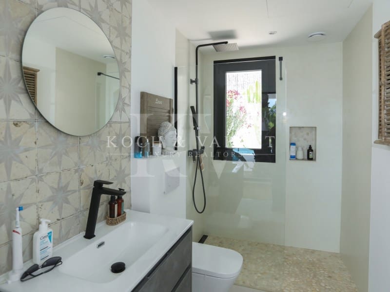 4 bedroom Villa for sale in Javea / Xabia with pool - € 1,995,000 (Ref: 9804229)