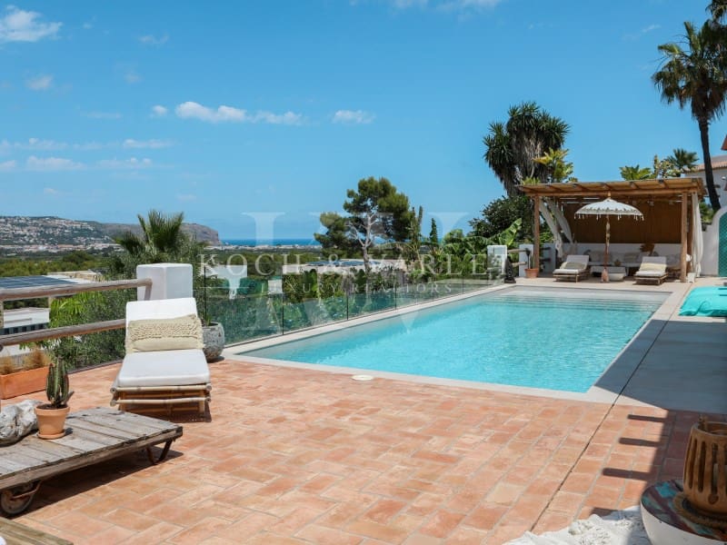 4 bedroom Villa for sale in Javea / Xabia with pool - € 1,995,000 (Ref: 9804229)