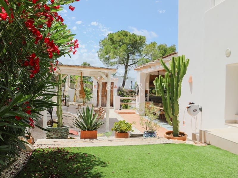 4 bedroom Villa for sale in Javea / Xabia with pool - € 1,995,000 (Ref: 9804229)