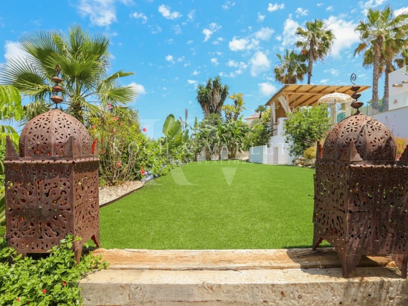 4 bedroom Villa for sale in Javea / Xabia with pool - € 1,995,000 (Ref: 9804229)