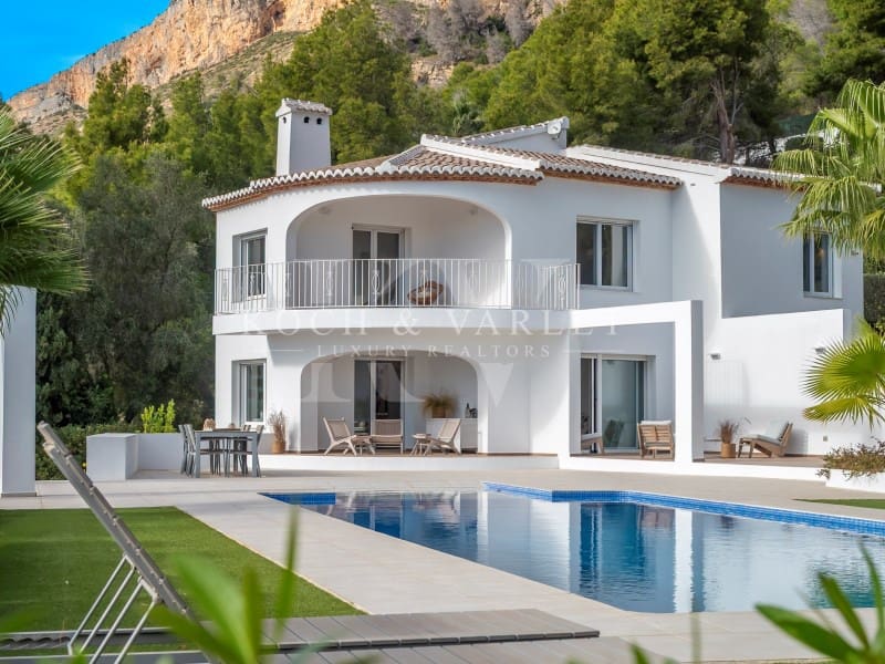 5 bedroom Villa for sale in Javea / Xabia with pool garage - € 1,795,000 (Ref: 9804230)