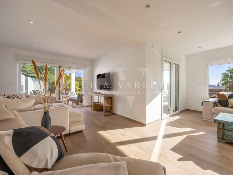 5 bedroom Villa for sale in Javea / Xabia with pool garage - € 1,795,000 (Ref: 9804230)