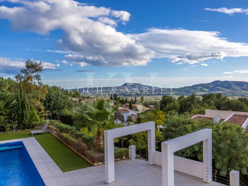 5 bedroom Villa for sale in Javea / Xabia with pool garage - € 1,795,000 (Ref: 9804230)