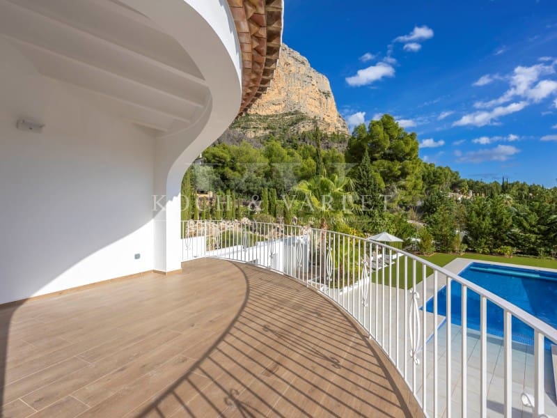 5 bedroom Villa for sale in Javea / Xabia with pool garage - € 1,795,000 (Ref: 9804230)