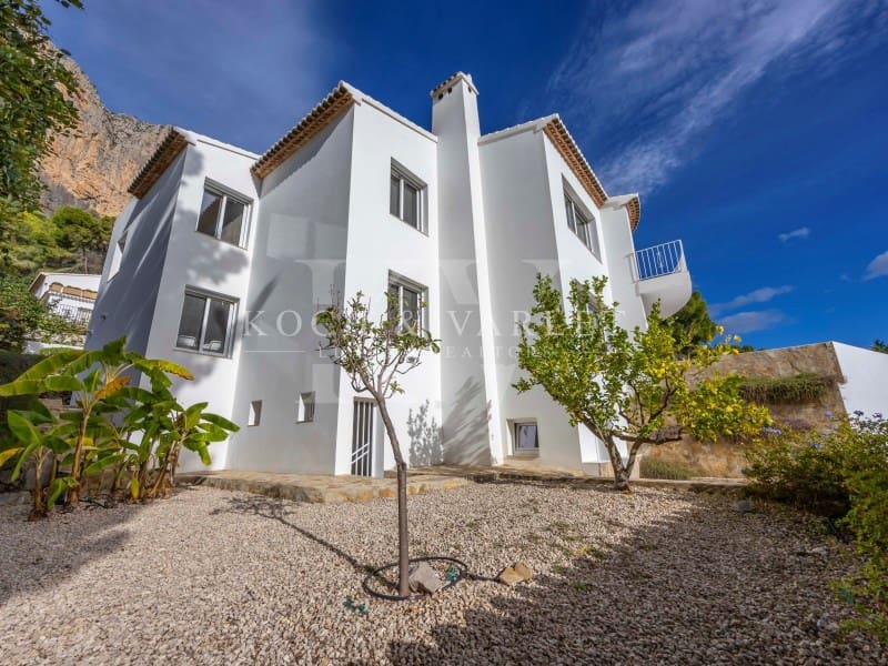 5 bedroom Villa for sale in Javea / Xabia with pool garage - € 1,795,000 (Ref: 9804230)