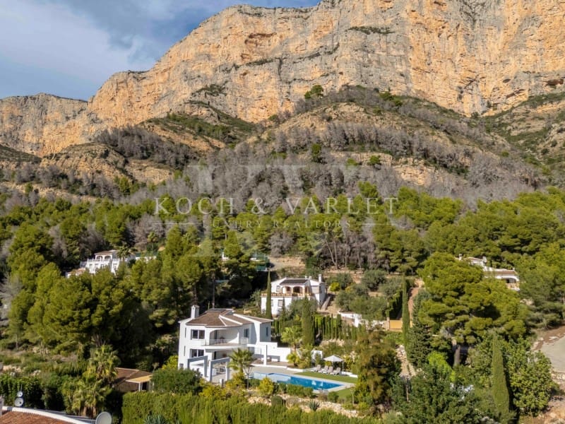 5 bedroom Villa for sale in Javea / Xabia with pool garage - € 1,795,000 (Ref: 9804230)