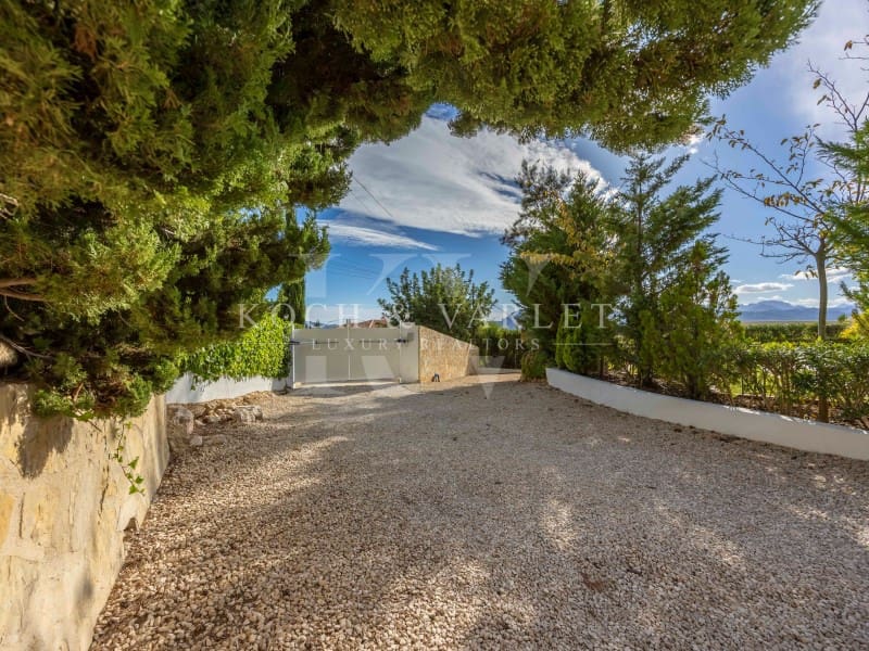 5 bedroom Villa for sale in Javea / Xabia with pool garage - € 1,795,000 (Ref: 9804230)