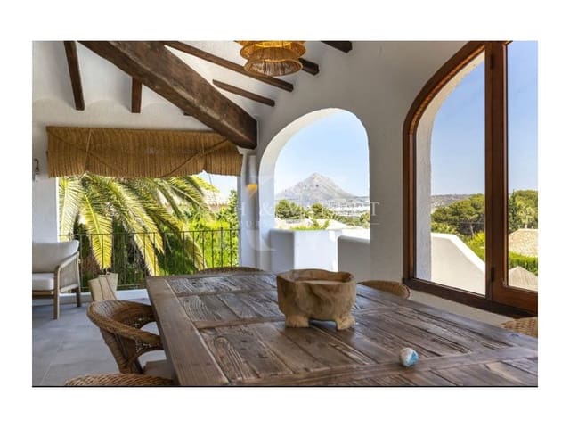 4 Zimmer Villa zu verkaufen in Cap Martí - El Tossalet - Pinomar, Javea / Xàbia mit Pool - 795.000 € (Ref: 9806404)