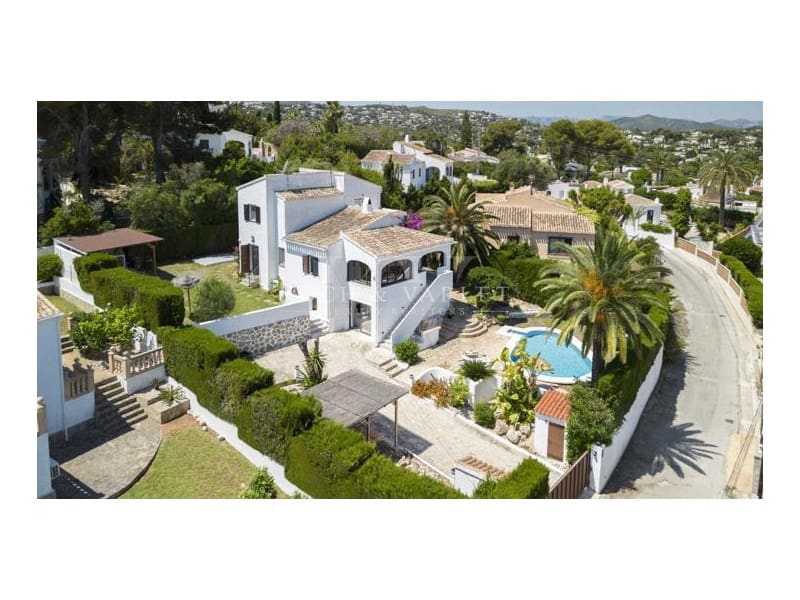 4 Zimmer Villa zu verkaufen in Javea / Xabia mit Pool - 795.000 € (Ref: 9806404)