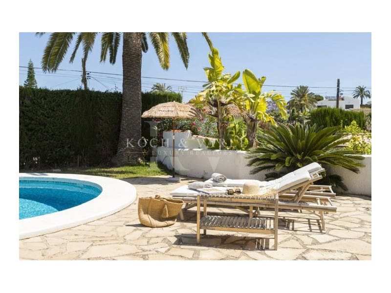 4 Zimmer Villa zu verkaufen in Javea / Xabia mit Pool - 795.000 € (Ref: 9806404)