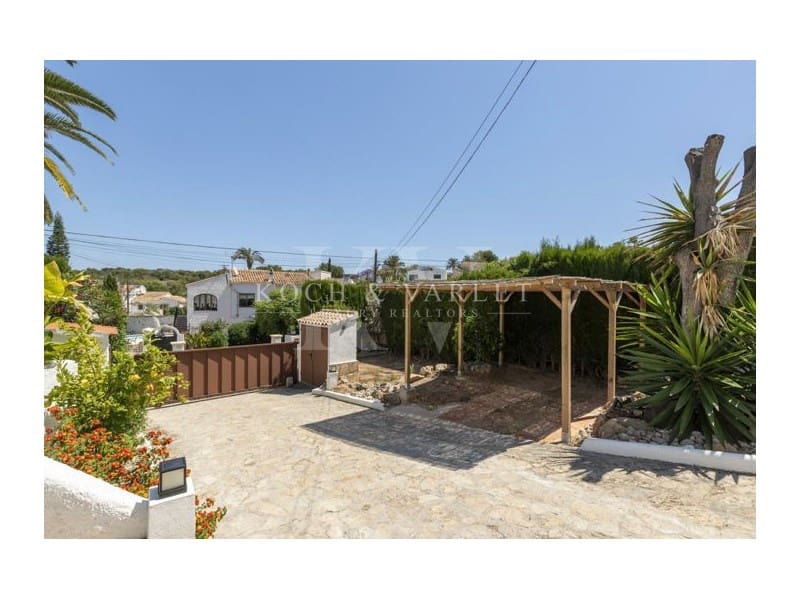 4 Zimmer Villa zu verkaufen in Javea / Xabia mit Pool - 795.000 € (Ref: 9806404)