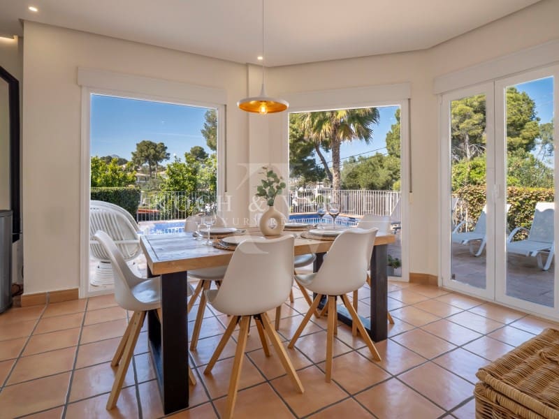 5 soveværelse Villa til salg i Javea / Xabia med swimmingpool garage - € 1.095.000 (Ref: 9806405)