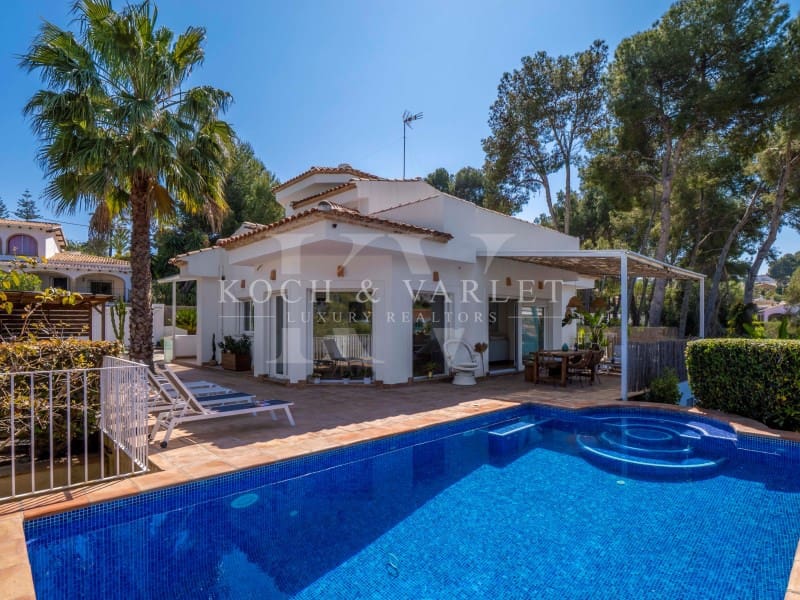 5 soveværelse Villa til salg i Javea / Xabia med swimmingpool garage - € 1.095.000 (Ref: 9806405)