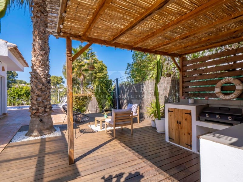 5 soveværelse Villa til salg i Javea / Xabia med swimmingpool garage - € 1.095.000 (Ref: 9806405)