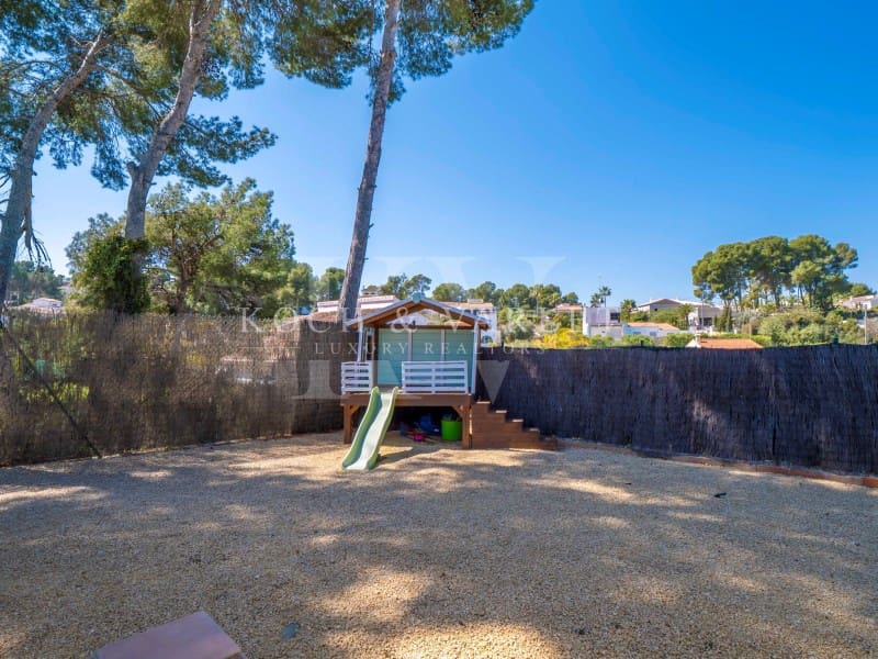 5 soveværelse Villa til salg i Javea / Xabia med swimmingpool garage - € 1.095.000 (Ref: 9806405)