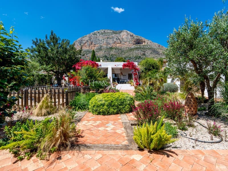 4 chambre Villa/Maison à vendre à Javea / Xabia avec piscine - 1 350 000 € (Ref: 9859920)
