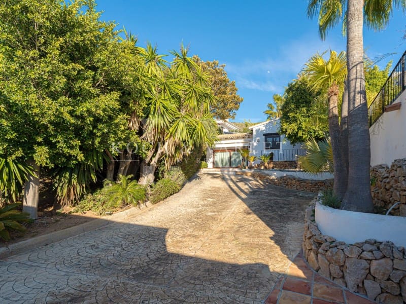 5 soveværelse Villa til salg i Moraira med swimmingpool - € 3.995.000 (Ref: 9945440)