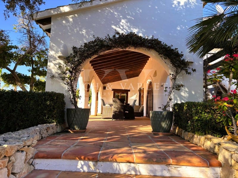 5 soveværelse Villa til salg i Moraira med swimmingpool - € 3.995.000 (Ref: 9945440)