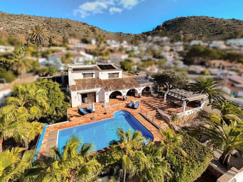 5 soveværelse Villa til salg i Moraira med swimmingpool - € 3.995.000 (Ref: 9945440)