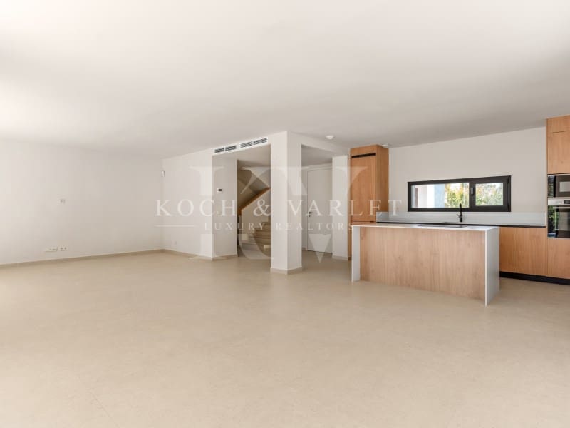 3 slaapkamer Villa te koop in Moraira met zwembad garage - € 1.690.000 (Ref: 9978548)