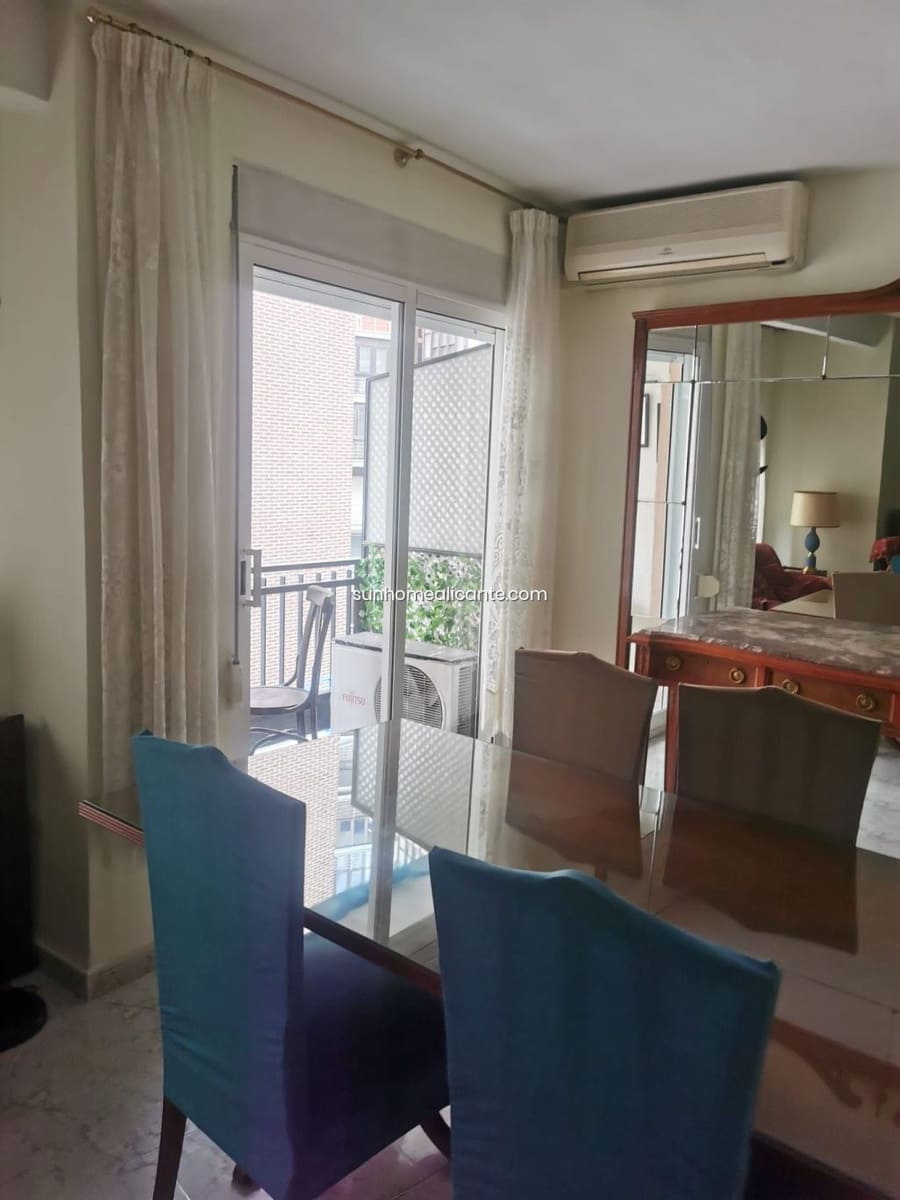 4 bedroom Apartment for rent in Alicante / Alacant city - € 350 (Ref: 8710687)