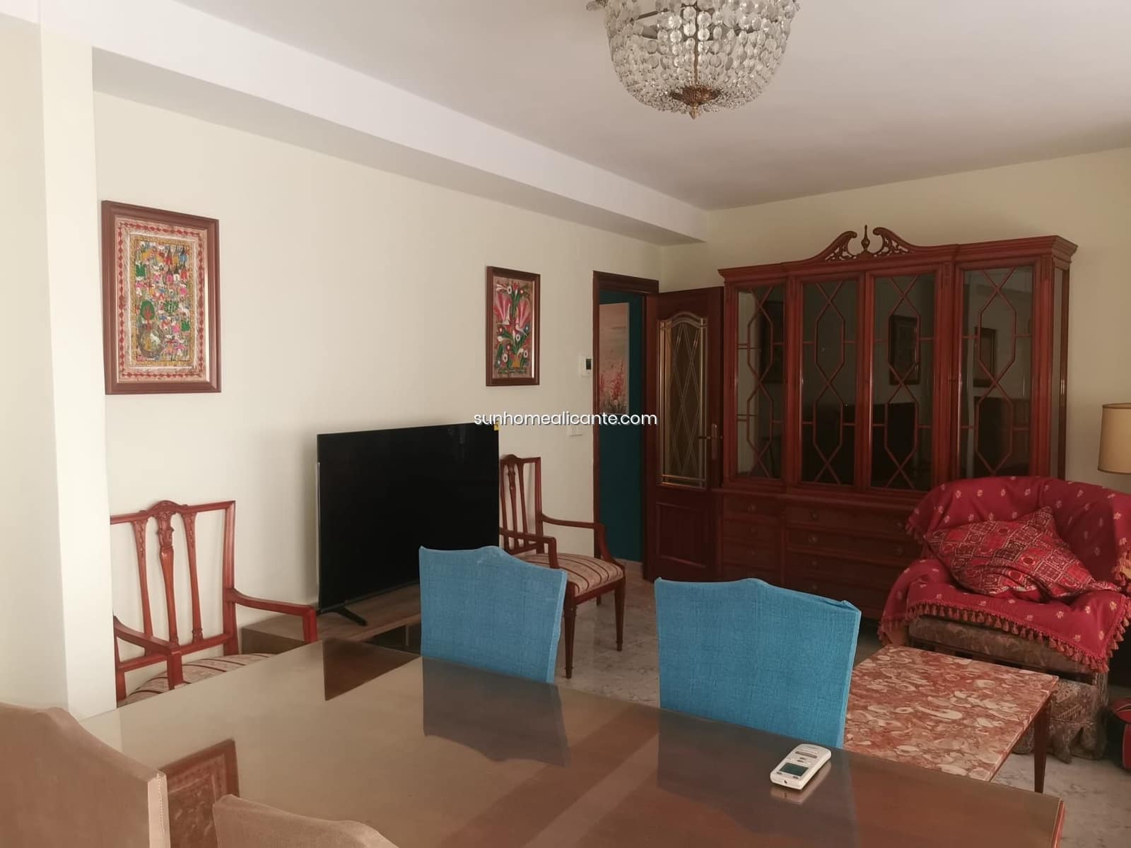 4 bedroom Apartment for rent in Alicante / Alacant city - € 350 (Ref: 8710687)