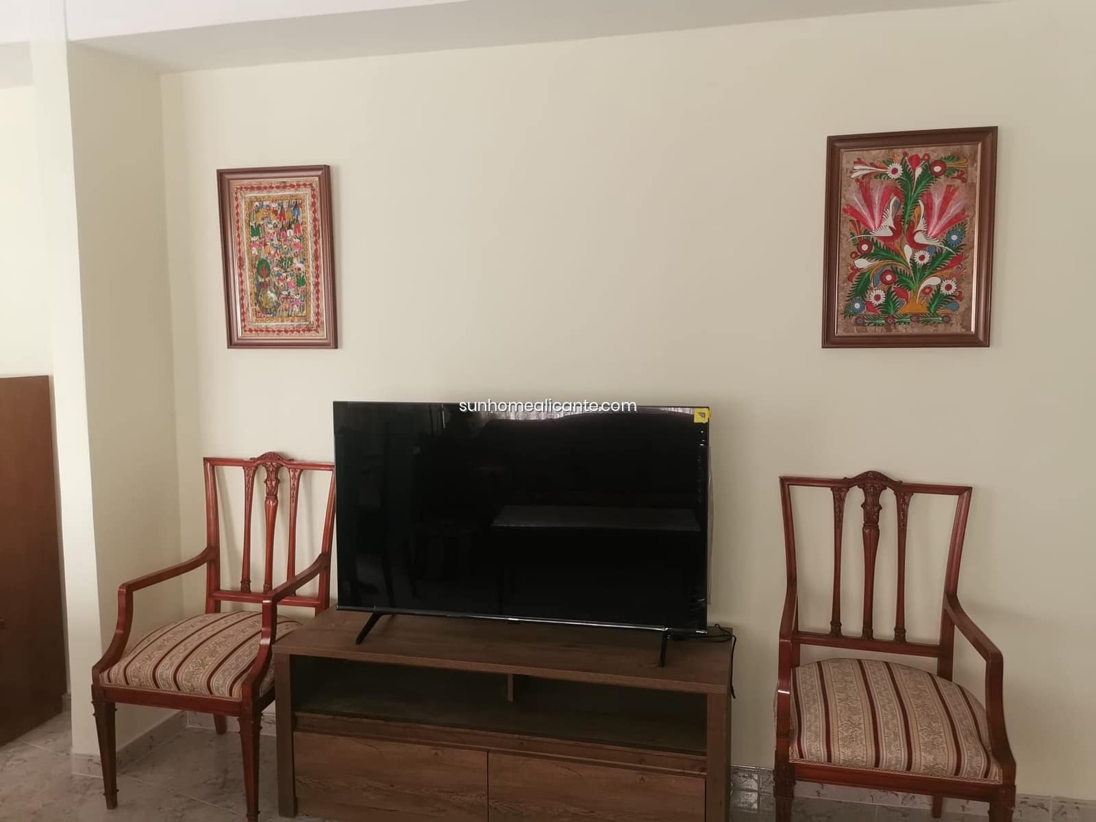 4 bedroom Apartment for rent in Alicante / Alacant city - € 350 (Ref: 8710687)