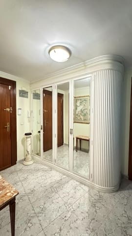 4 makuuhuone Huoneisto vuokrattavana paikassa Alicante kaupunki - 350 € (Ref: 8710687)