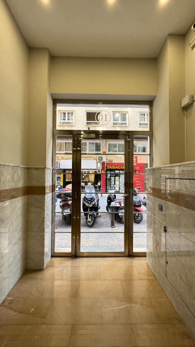 4 makuuhuone Huoneisto vuokrattavana paikassa Alicante kaupunki - 350 € (Ref: 8710687)