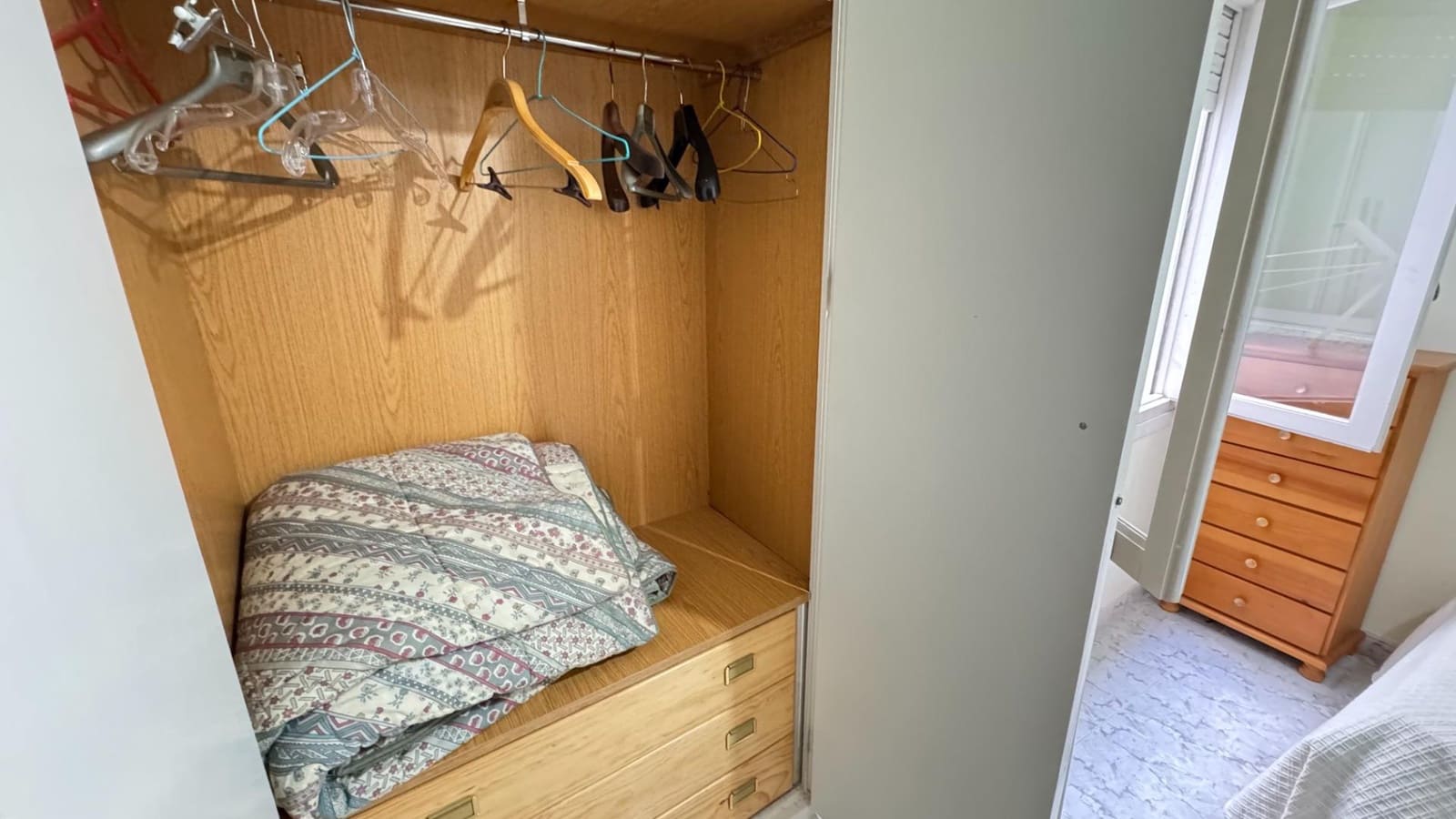 4 makuuhuone Huoneisto vuokrattavana paikassa Alicante kaupunki - 350 € (Ref: 8710687)
