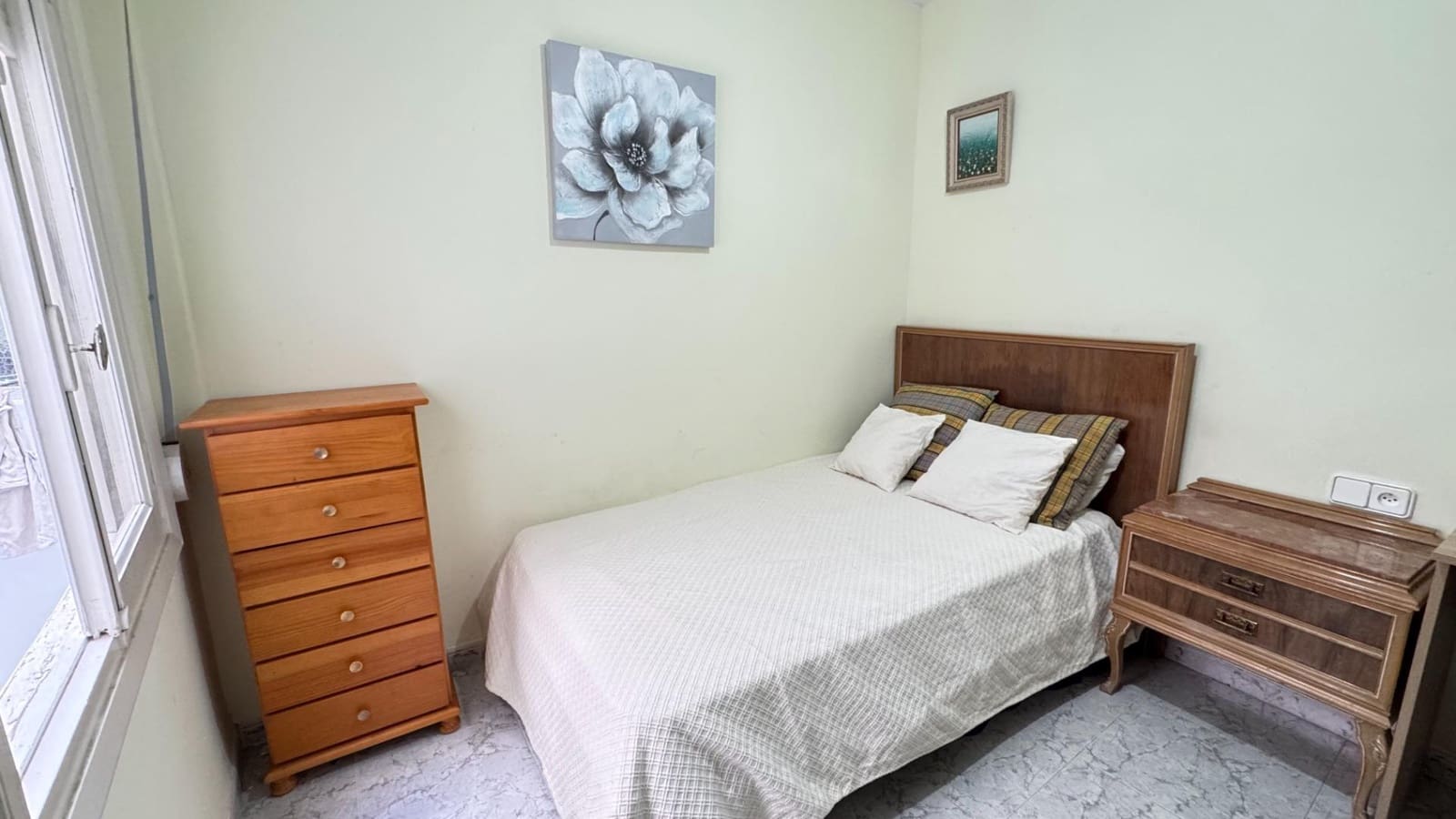 4 makuuhuone Huoneisto vuokrattavana paikassa Alicante kaupunki - 350 € (Ref: 8710687)