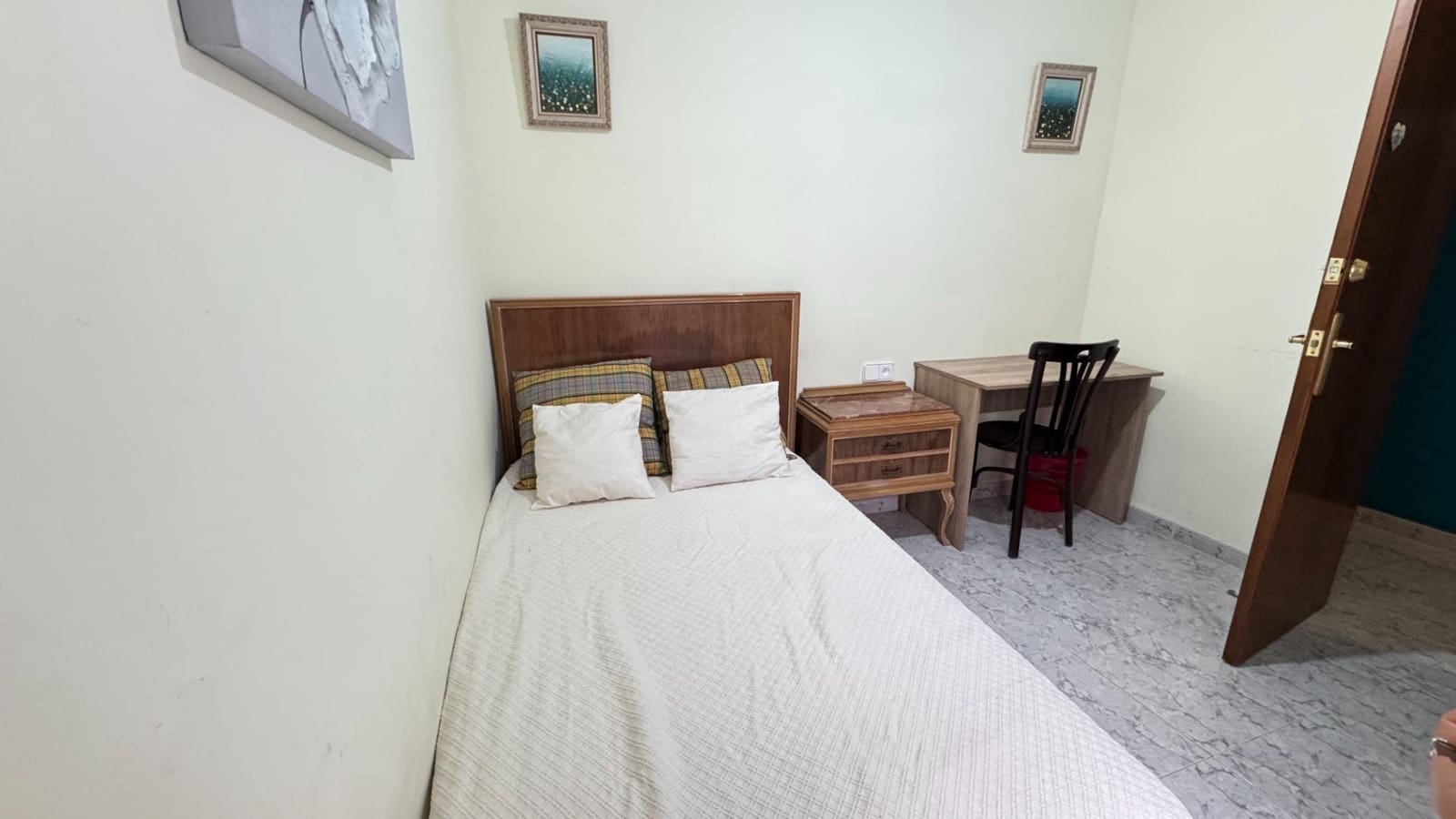 4 makuuhuone Huoneisto vuokrattavana paikassa Alicante kaupunki - 350 € (Ref: 8710687)