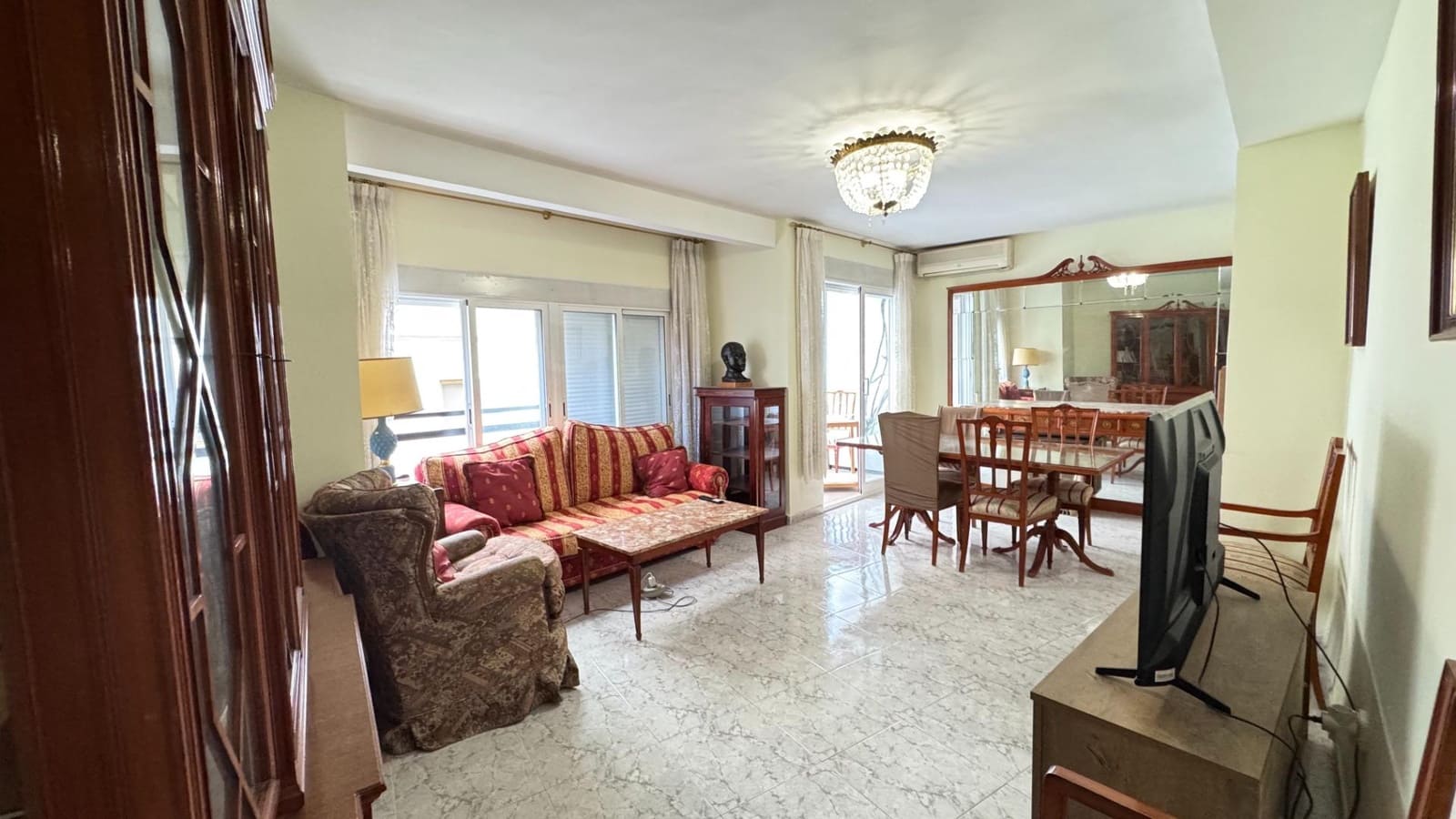 4 makuuhuone Huoneisto vuokrattavana paikassa Alicante kaupunki - 350 € (Ref: 8710687)