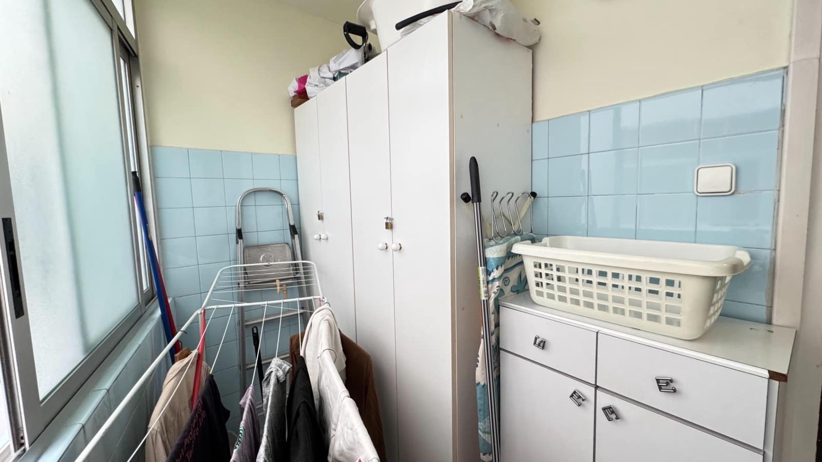 4 makuuhuone Huoneisto vuokrattavana paikassa Alicante kaupunki - 350 € (Ref: 8710687)