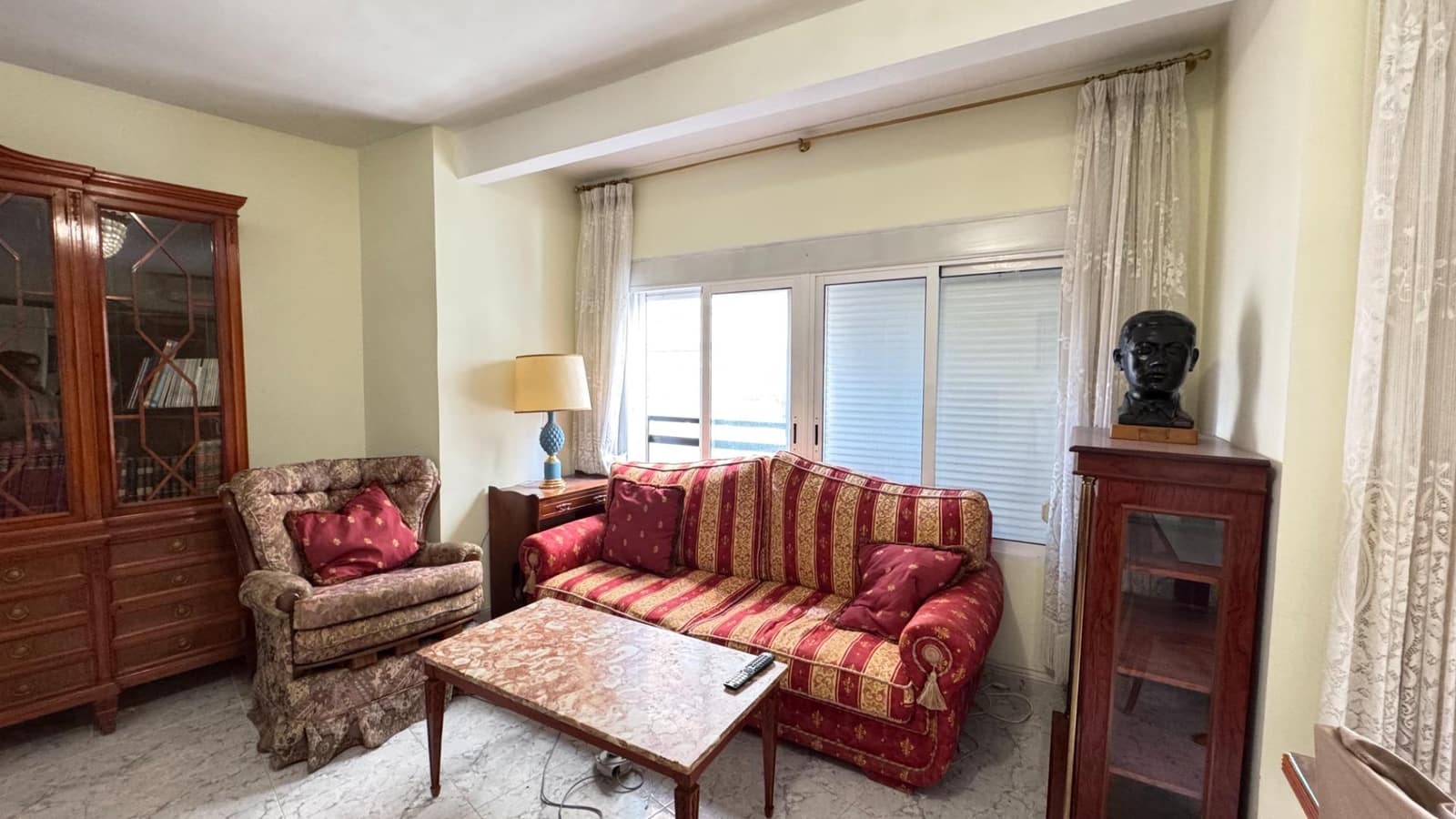 4 makuuhuone Huoneisto vuokrattavana paikassa Alicante kaupunki - 350 € (Ref: 8710687)