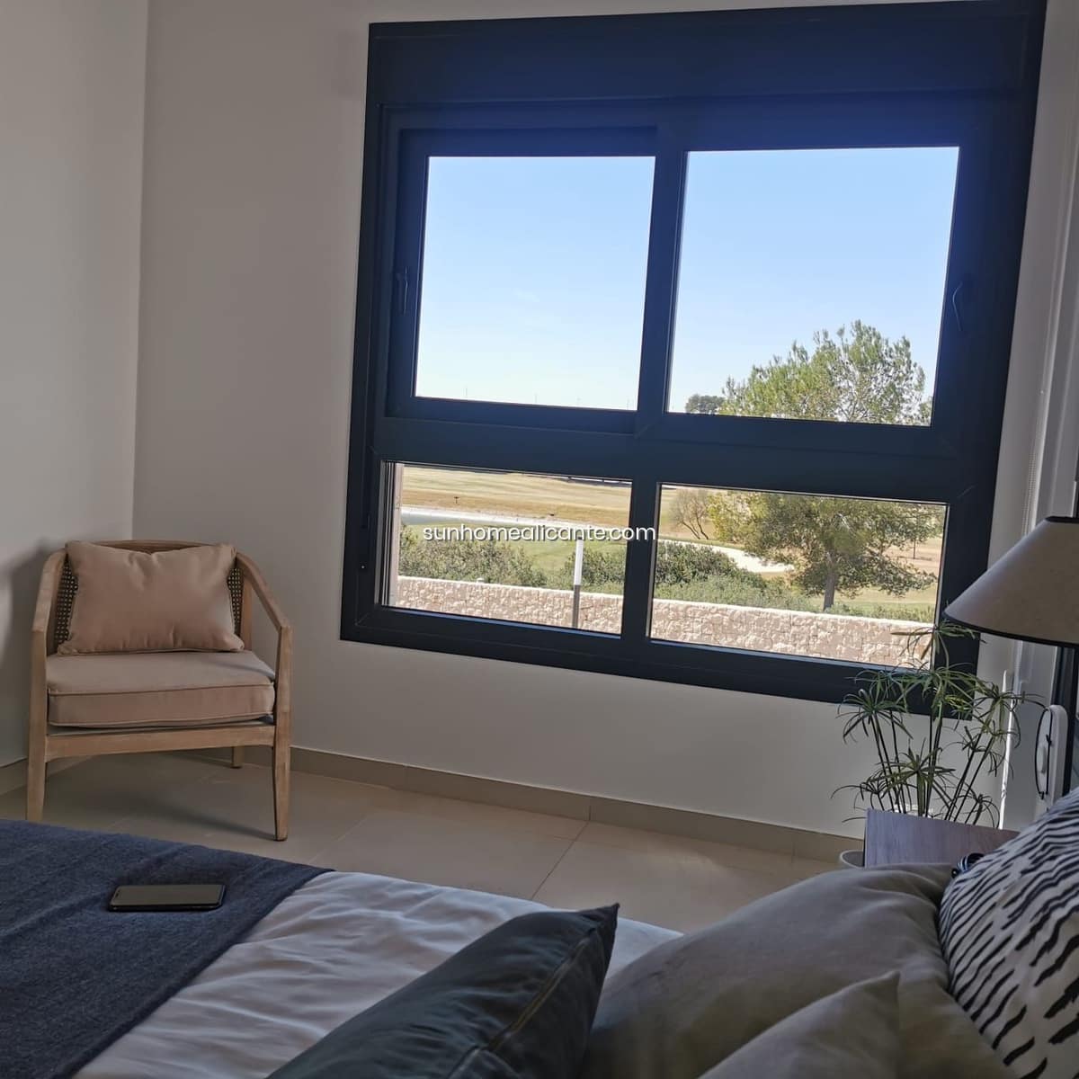 Piso de 2 habitaciones en Pinar de Campoverde en venta con piscina garaje - 244.900 € (Ref: 8710709)