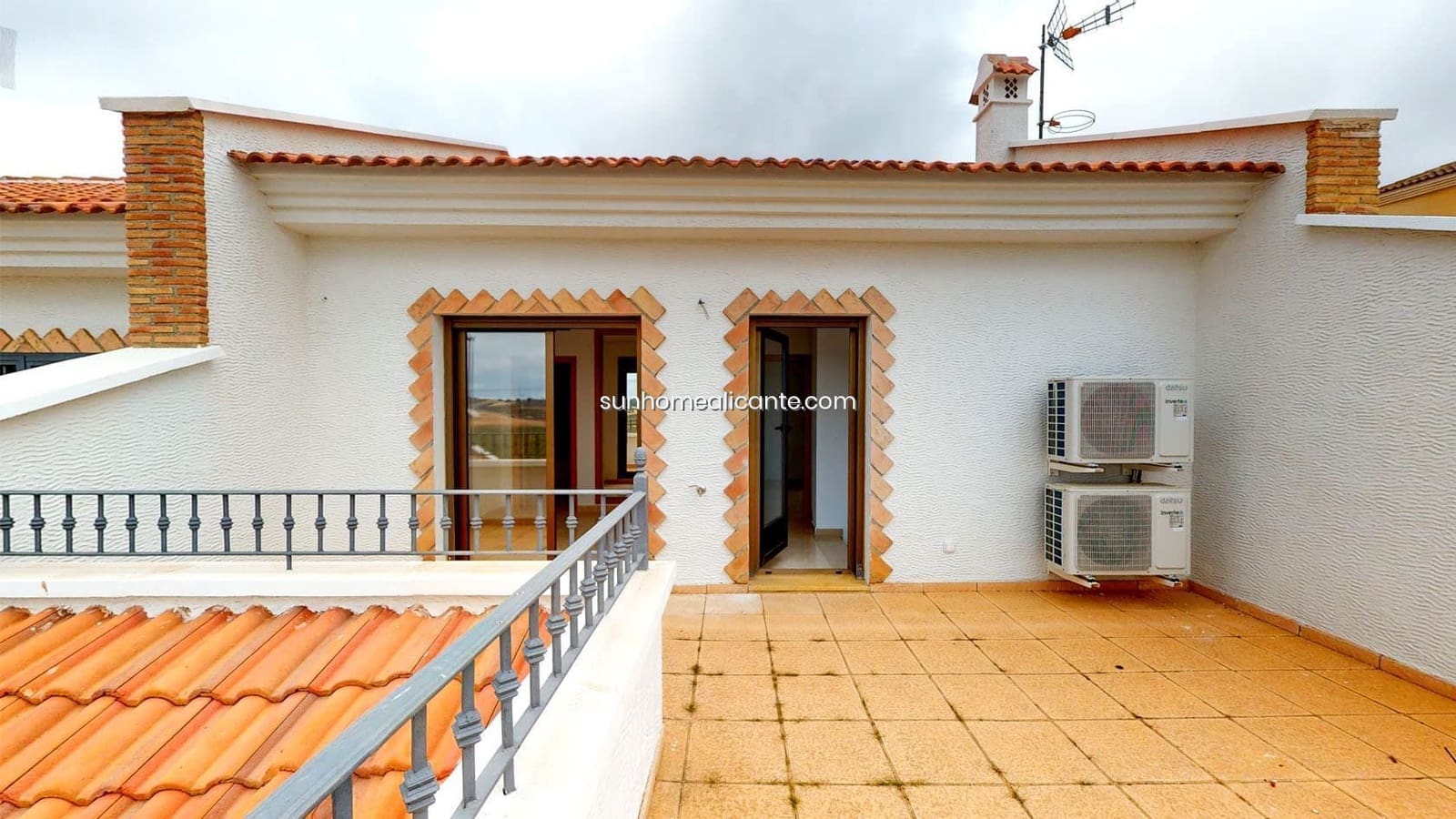 3 bedroom Villa for sale in San Miguel de Salinas with pool garage - € 228,000 (Ref: 8710711)