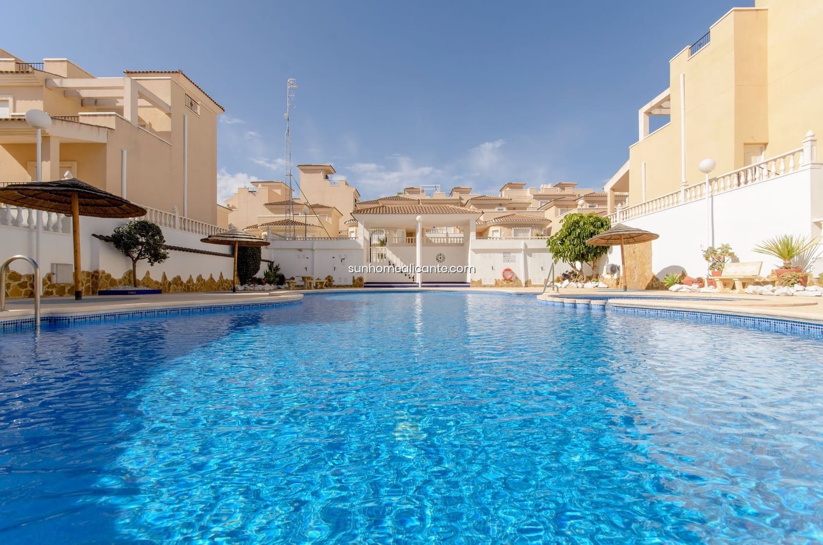 3 bedroom Villa for sale in San Miguel de Salinas with pool garage - € 228,000 (Ref: 8710711)