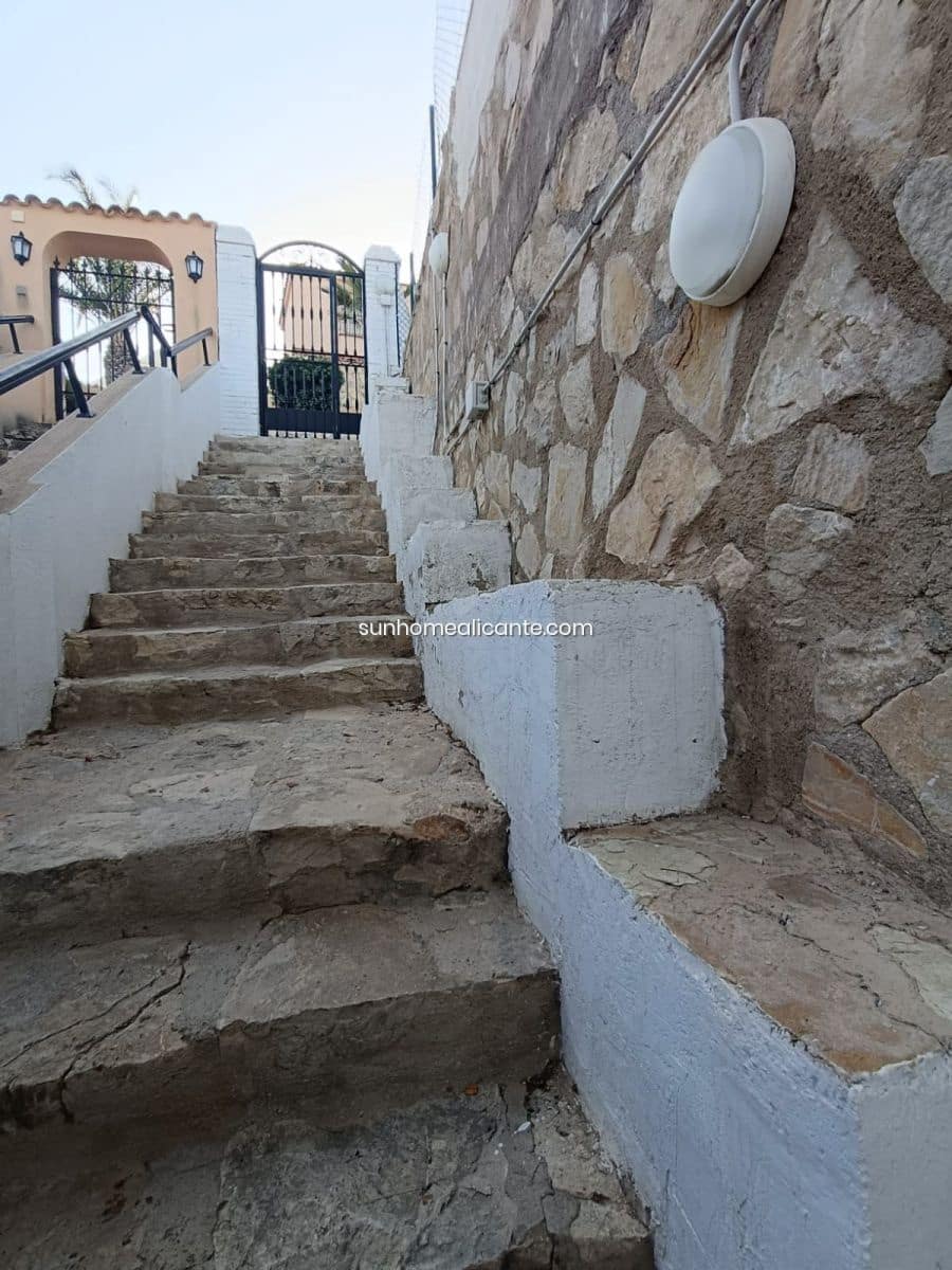 3 bedroom Villa for sale in El Campello with pool garage - € 475,000 (Ref: 8752607)