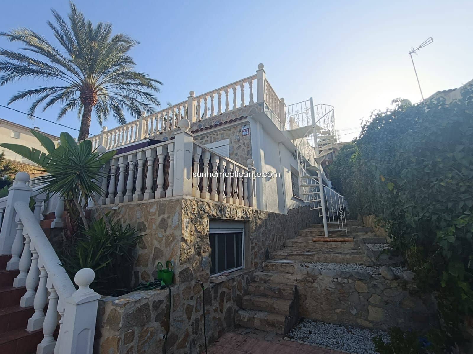 3 bedroom Villa for sale in El Campello with pool garage - € 475,000 (Ref: 8752607)