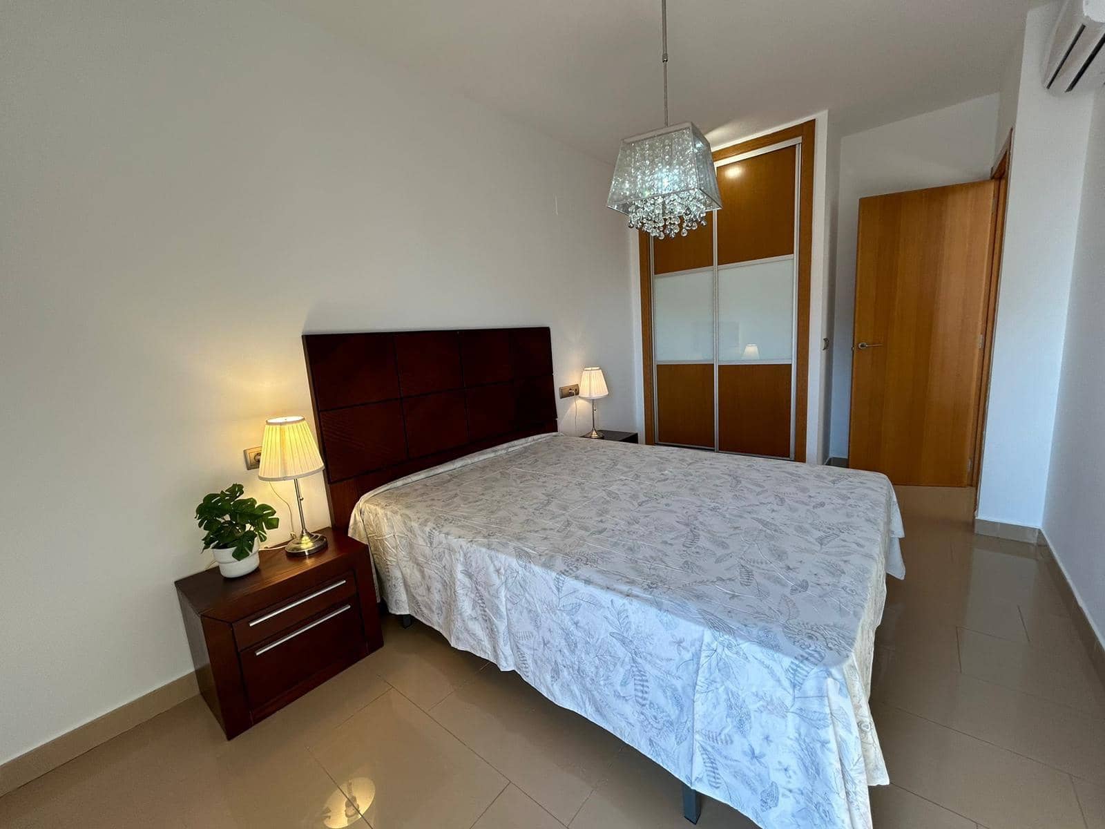 1 bedroom Flat for sale in Alicante / Alacant city with pool - € 312,500 (Ref: 8847491)