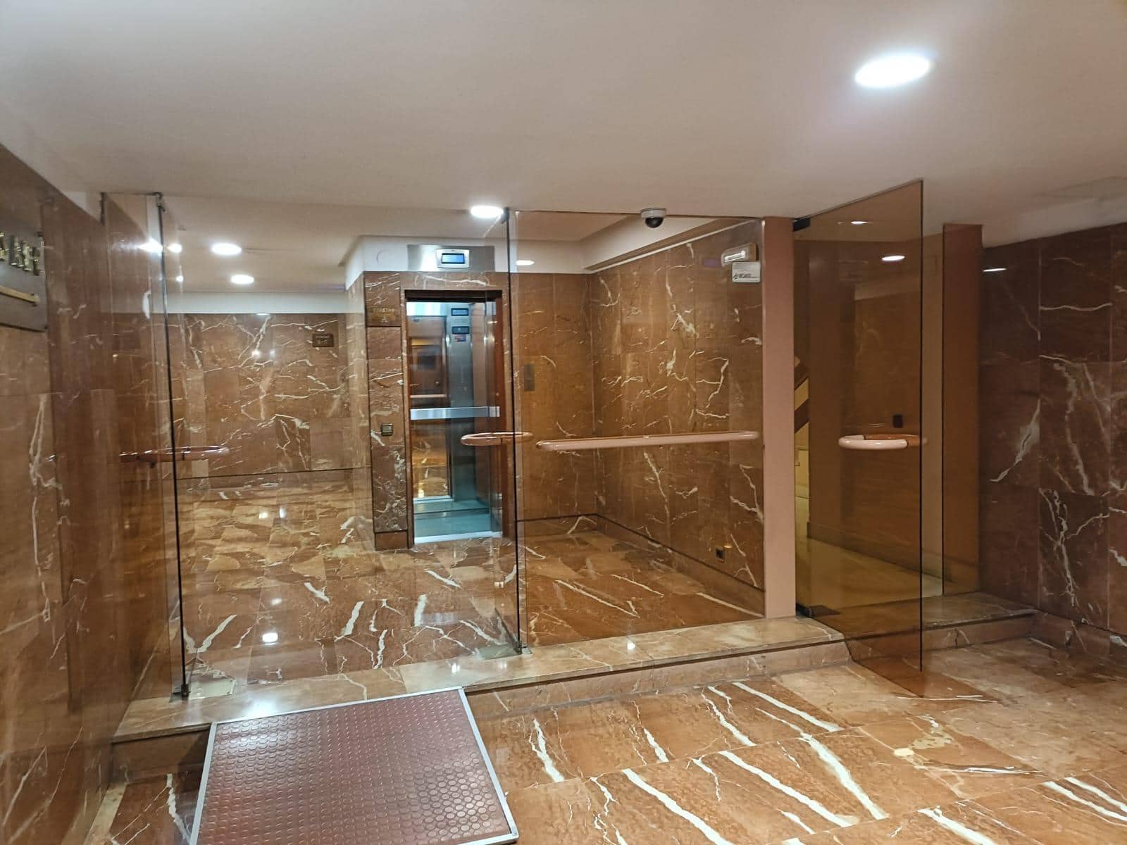 Piso de 4 habitaciones en Alicante / Alacant ciudad en venta - 413.000 € (Ref: 8881823)