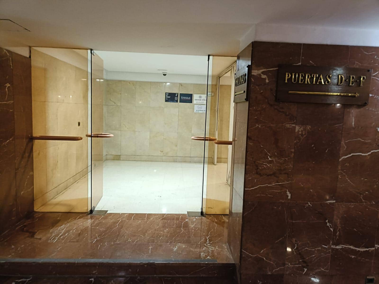 Piso de 4 habitaciones en Alicante / Alacant ciudad en venta - 413.000 € (Ref: 8881823)