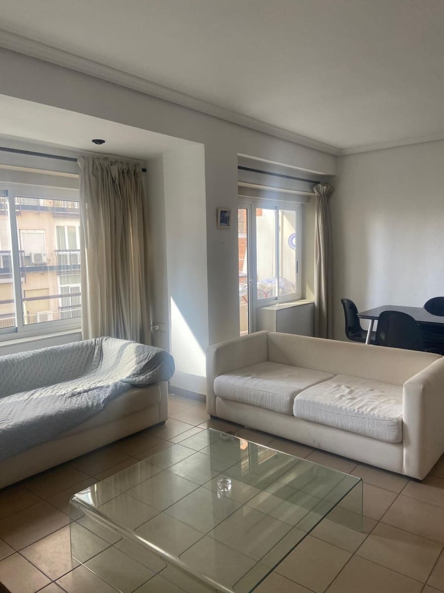 2 makuuhuone Huoneisto vuokrattavana paikassa Alicante kaupunki - 1 000 € (Ref: 9112354)