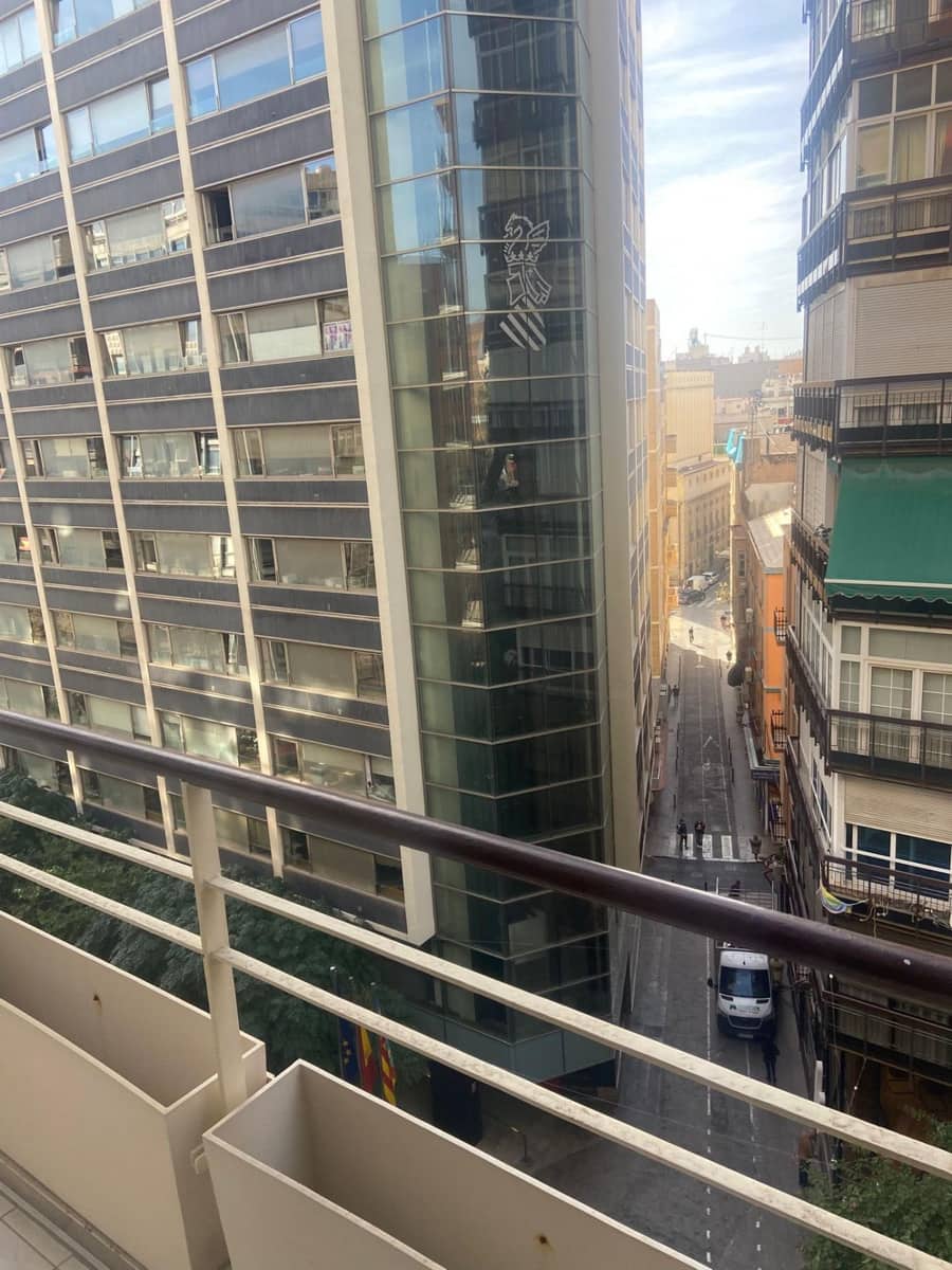 2 makuuhuone Huoneisto vuokrattavana paikassa Alicante kaupunki - 1 000 € (Ref: 9112354)